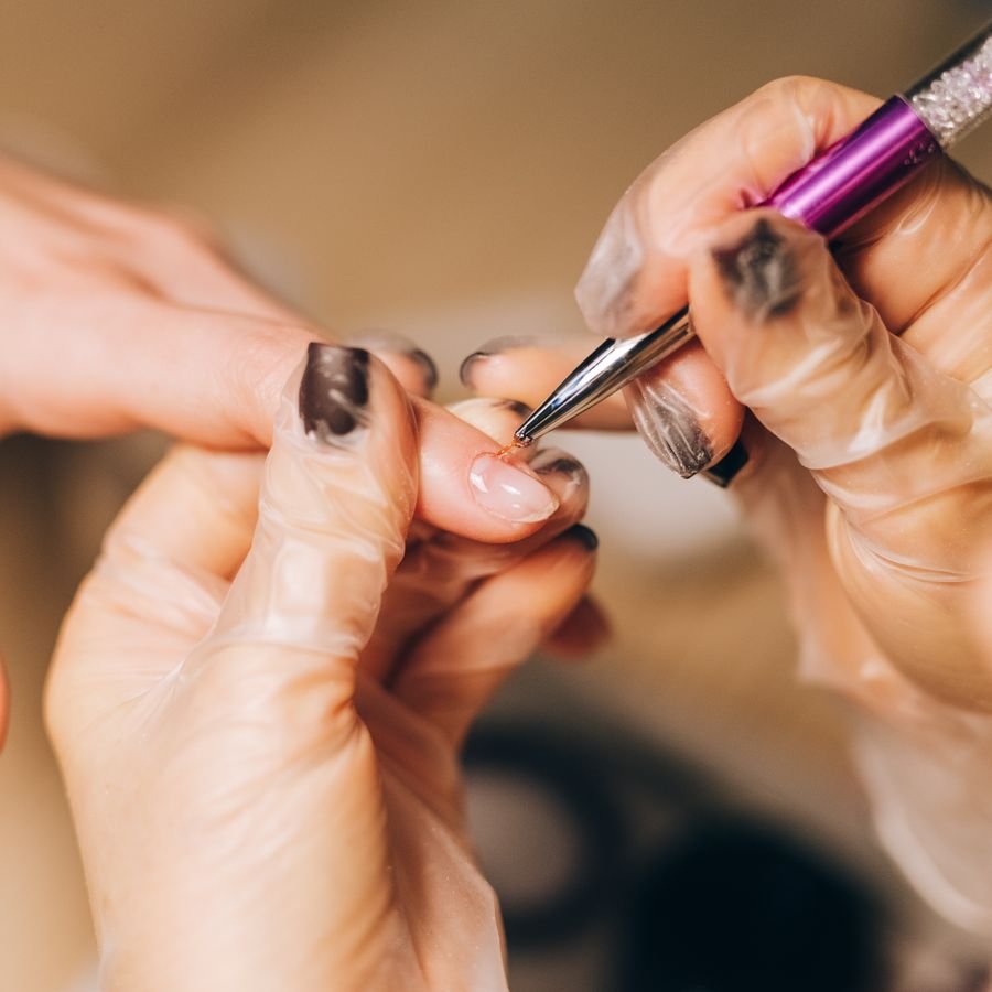 Uñas acrílicas forma almendra