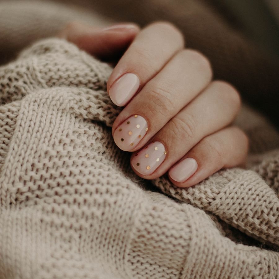 Diseño de uñas con pedrería